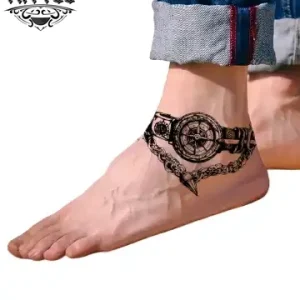 Tatouage éphémère cheville avec design unique de coordonnées GPS Tatouage éphémère cheville avec design unique de coordonnées GPS