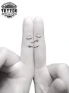 tatouage ephémère doigt couple amoureux dessin romantique tatouage ephémère doigt couple amoureux dessin romantique
