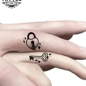 tatouage-ephemere-doigt-design-commun-unique tatouage-ephemere-doigt-design-commun-unique