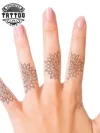 tatouage-ephemere-doigt-femme-mandala-boheme-elegant tatouage-ephemere-doigt-femme-mandala-boheme-elegant