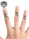 tatouage-ephemere-doigt-gemeaux-astrologie-design tatouage-ephemere-doigt-gemeaux-astrologie-design