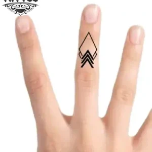 tatouage doigt temporaire motif géométrique unique