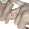 tatouage-ephemere-doigt-amoureux-designs-romantiques tatouage-ephemere-doigt-amoureux-designs-romantiques