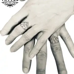tatouage-doigt-ephemere-couple-design-romantique