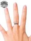 tatouage_ephemere_doigt_queen_motif_couronne_feminine tatouage_ephemere_doigt_queen_motif_couronne_feminine