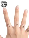 tatouage ephemere doigt trefle chance personnalisable tatouage ephemere doigt trefle chance personnalisable