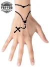 tatouage-ephemere-main-chapelet-croix-design-durable tatouage-ephemere-main-chapelet-croix-design-durable