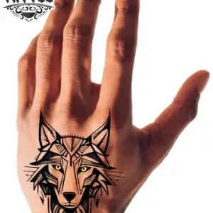 tatouage-main-ephemere-loup-realiste tatouage-main-ephemere-loup-realiste