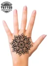 tatouage-main-ephemere-mandala-design-style-emblissant tatouage-main-ephemere-mandala-design-style-emblissant
