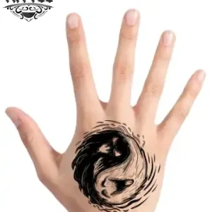 tatouage-main-ephemere-motif-ying-yang tatouage-main-ephemere-motif-ying-yang