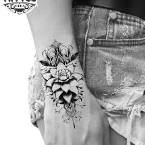tatouage-ephemere-poignet-fleur-delicate-tatouage-poignet tatouage-ephemere-poignet-fleur-delicate-tatouage-poignet