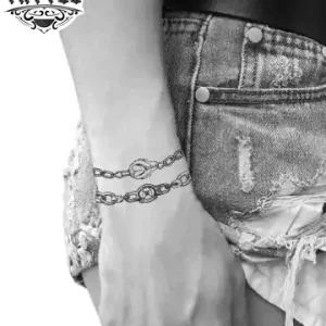tatouage_ephemere_gourmette_poignet_femme_elegant_tendance tatouage_ephemere_gourmette_poignet_femme_elegant_tendance