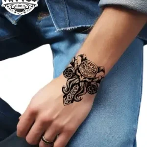 tatouage-poignet-ephemere-viking-homme-design-nordique tatouage-poignet-ephemere-viking-homme-design-nordique