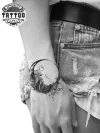 tatouage-poignet-ephemere-motif-lune-elegant-tendance