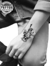 tatouage poignet ephemere skyline New York realiste tatouage poignet ephemere skyline New York realiste