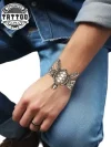 tatouage poignet tortue design océanique éphémère