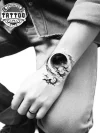 tatouage-poignet-ephemere-ying-yang-artistique-tendance tatouage-poignet-ephemere-ying-yang-artistique-tendance
