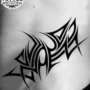tatouage-ephemere-tribal-hanche-homme tatouage-ephemere-tribal-hanche-homme