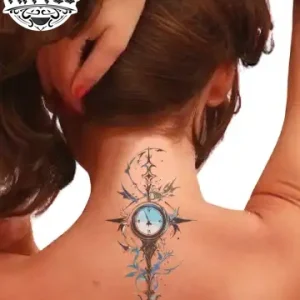 tatouage nuque ephemere Unalome design spirituel tendance tatouage nuque ephemere Unalome design spirituel tendance