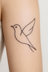 Tatouage oiseau minimaliste fond blanc