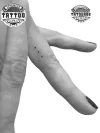 tatouage-temporaire-trois-petits-points-tendance-et-discret